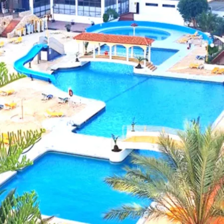 Panoramic Ground Floor Frontbeach Balcony3bedrooms דירה פורטימאו